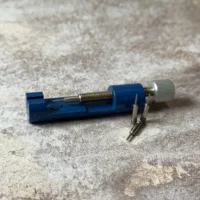 Ferramenta de Ajuste para Pulseiras de Aço